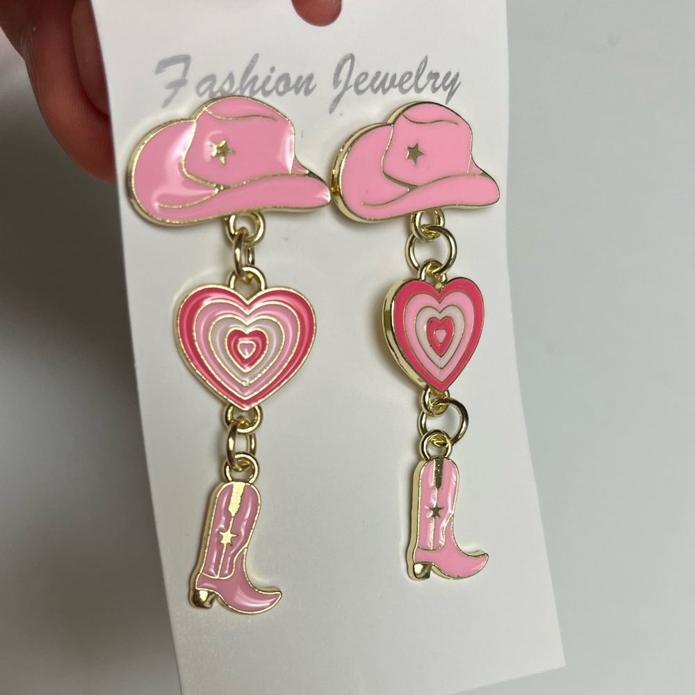 NWT 🤠💖 The Pink Cowgirl Signature earrings - Picture 10 of 17